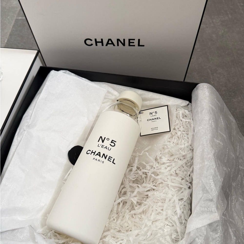 Chanel No. 5 L'Eau Water Bottle LIMITED EDITION